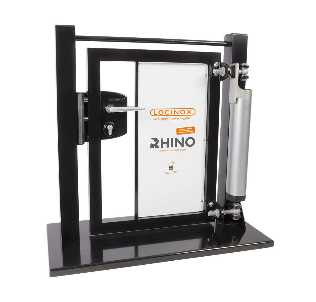 Expositor de puertas con cierrapuertas Rhino, cerradura industrial y bisagra BoltonHD-4D